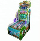 Πίθηκος που αναρριχείται στην όρθια μηχανή Arcade λαχειοφόρων αγορών, τηλεοπτικές Op Arcade νομισμάτων μηχανές