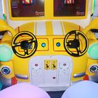 Υλικό αυτοκίνητο μετάλλων που συναγωνίζεται τη μηχανή Arcade για το κέντρο/την υπεραγορά παιχνιδιών