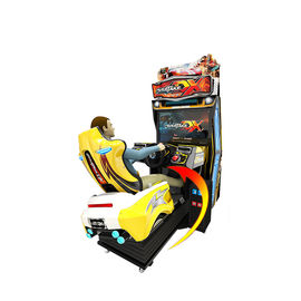 Χρησιμοποιημένο νόμισμα αυτοκίνητο που συναγωνίζεται τη μηχανή παιχνιδιών Arcade, που τα παιχνίδια αυτοκινήτων τηλεοπτικά